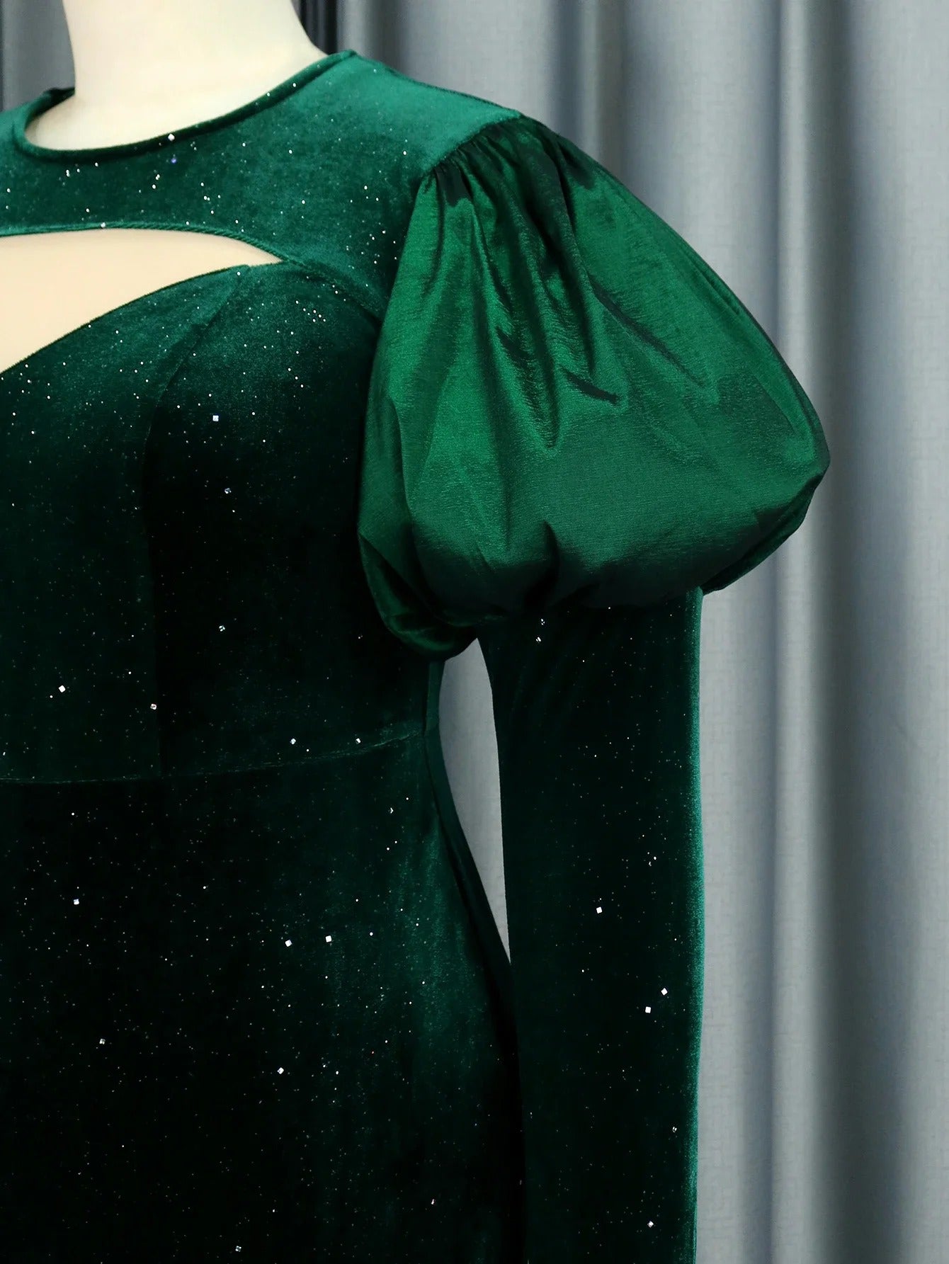 "Emerald Diva Velvet Glam Dress – Holiday Luxe for Queens"