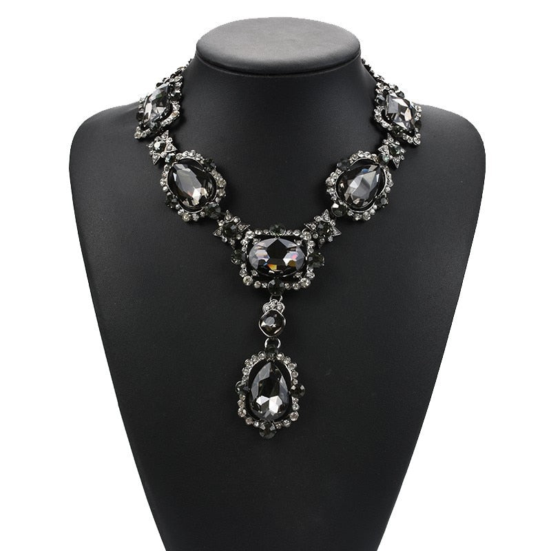 ✨ Portia Nette Crystal Necklace – Shine Bright, Diva! ✨