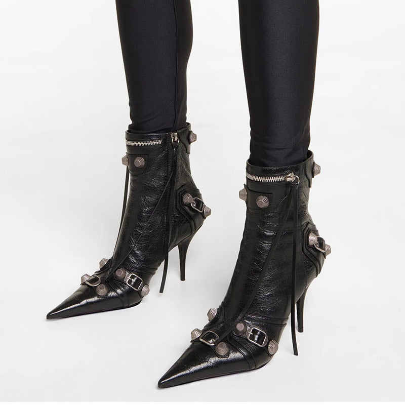 Queen Magic Pointed Toe Ankle Boots